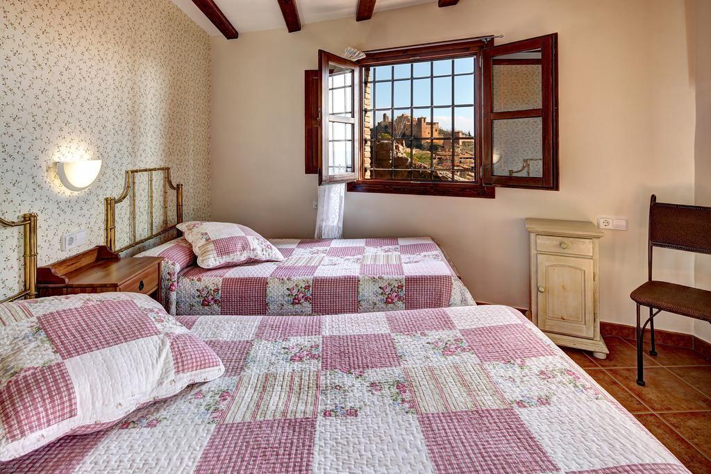 Apartamentos Bellavista Alquézar Quarto foto