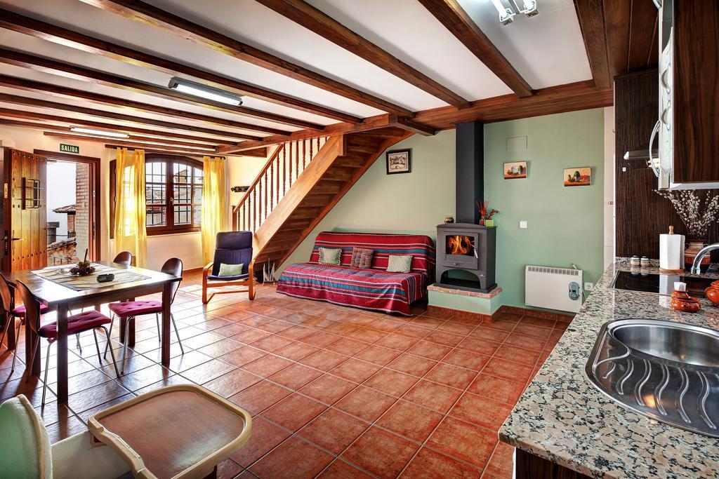 Apartamentos Bellavista Alquézar Quarto foto